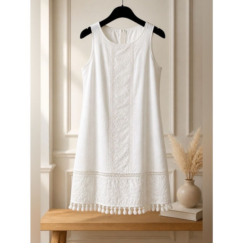 White Sleeveless Eyelet Dress fully lined by Sanctuary size Small NWT